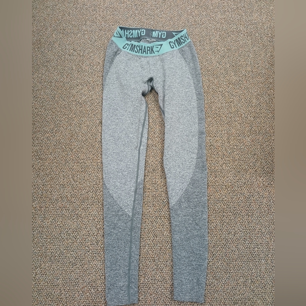 Gymshark EUC Leggings Sz 2 - Picture 1 of 3